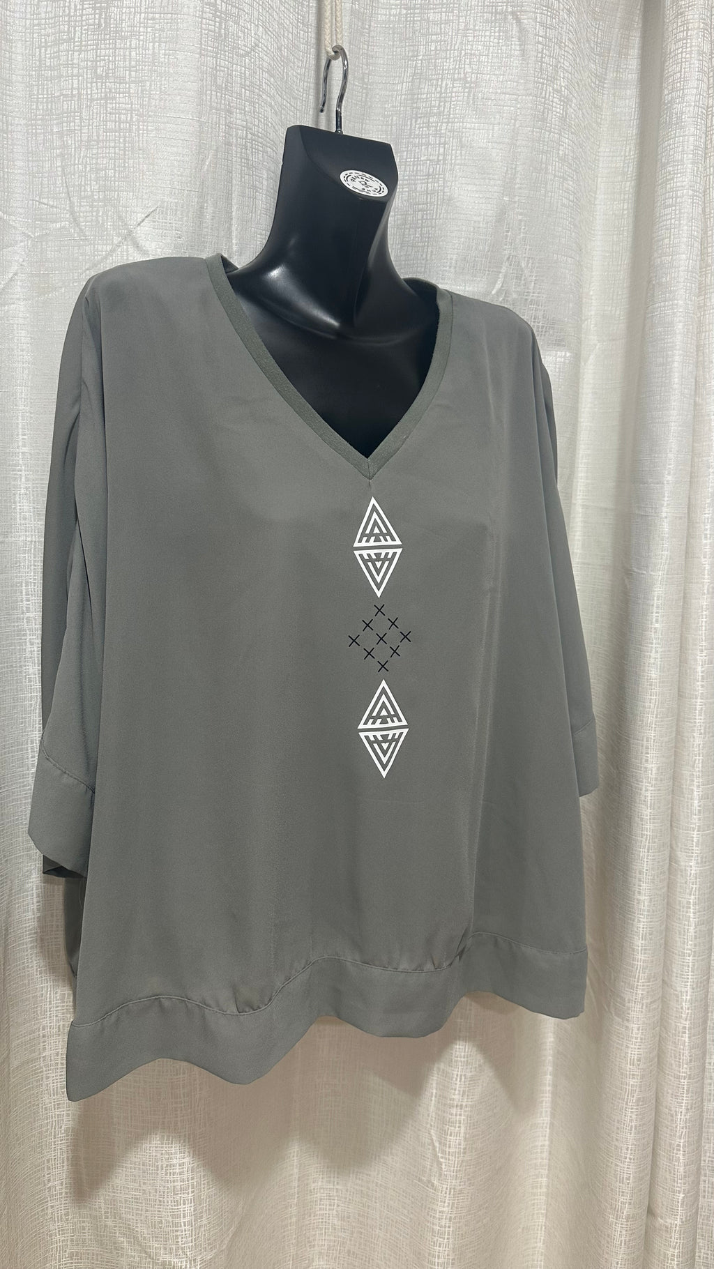 Wahine Top n Grey x Size 16 x