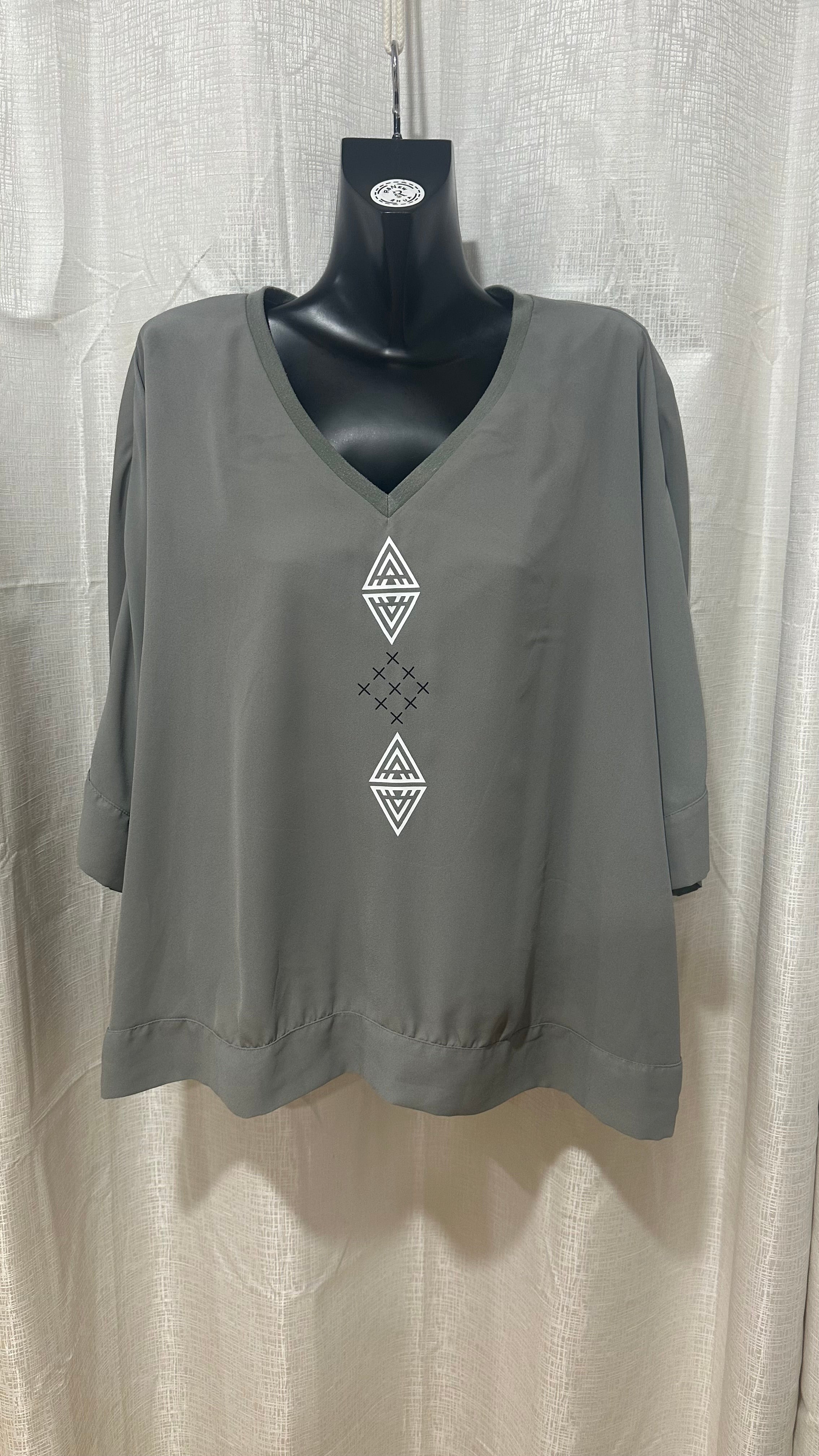 Wahine Top n Grey x Size 16 x