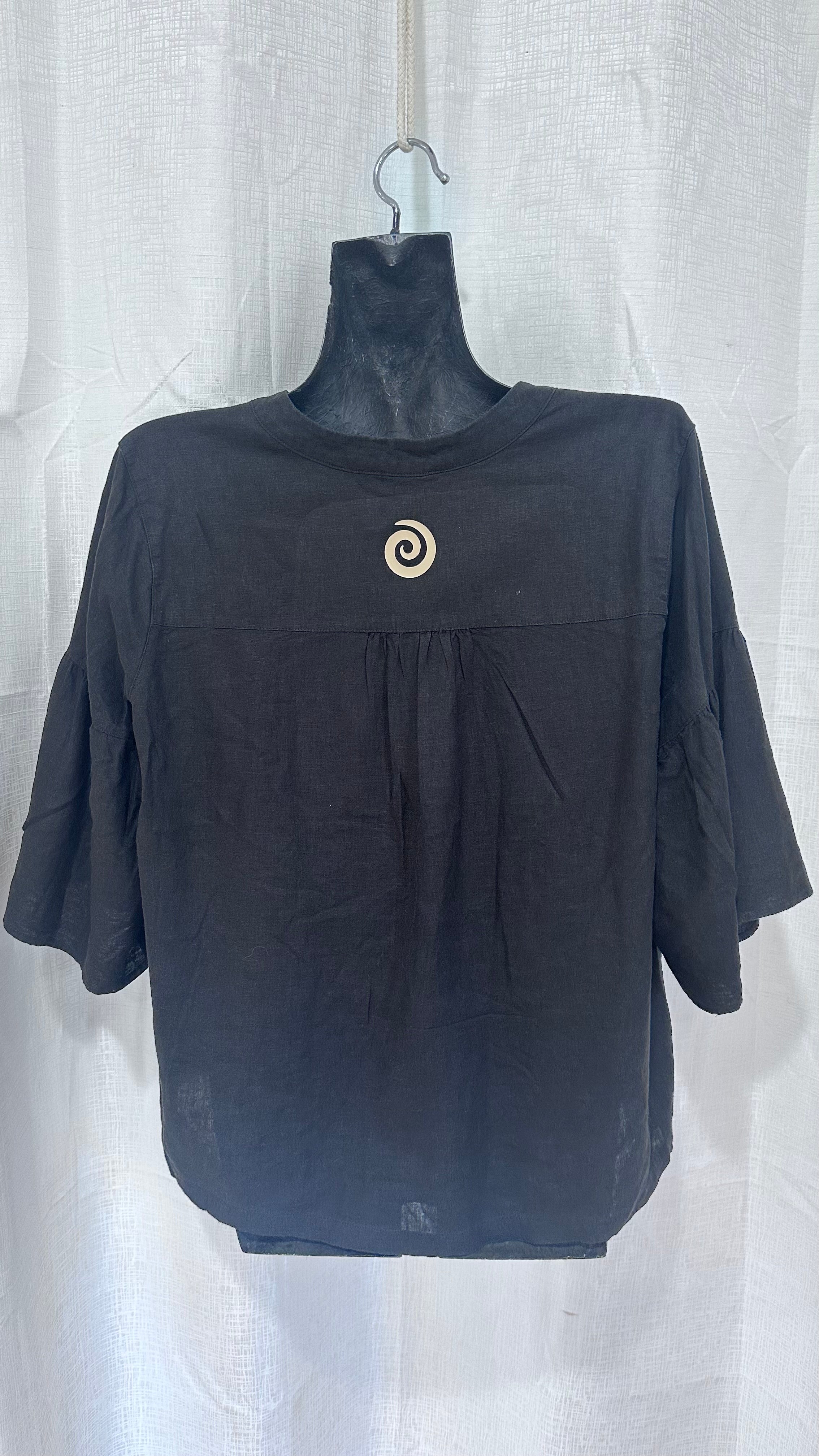 Wahine Top n Black x Size 12 x