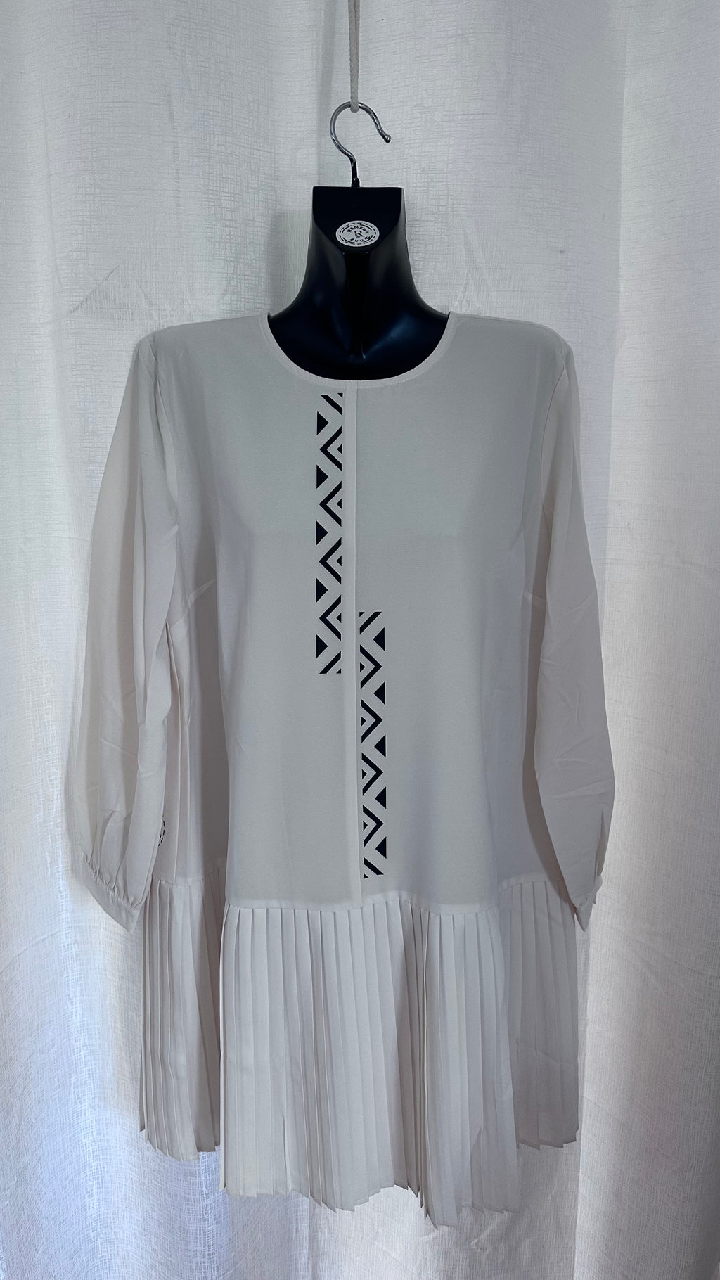 Pleats N Cream Mid Dress x Size 14 x