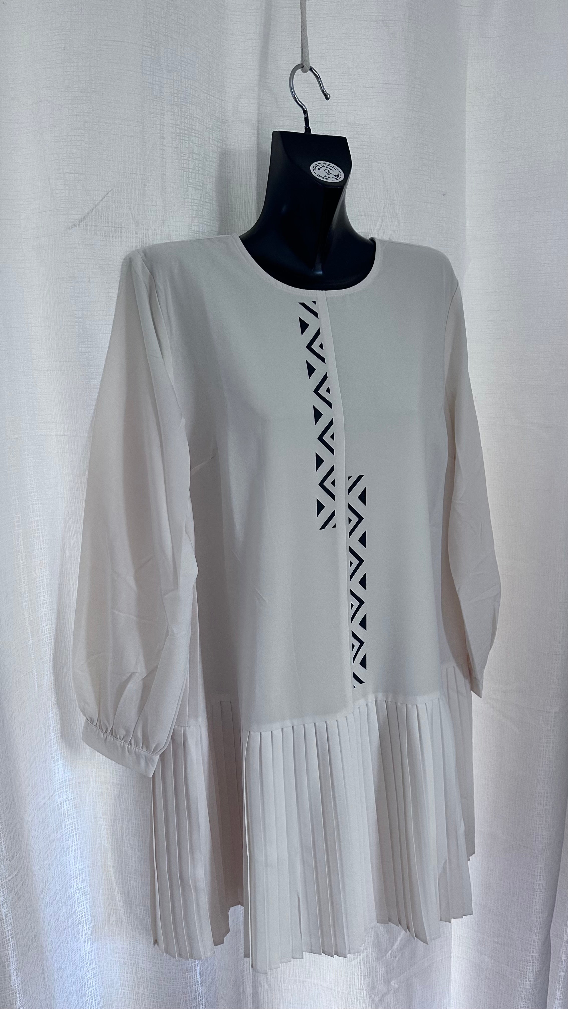 Pleats N Cream Mid Dress x Size 14 x