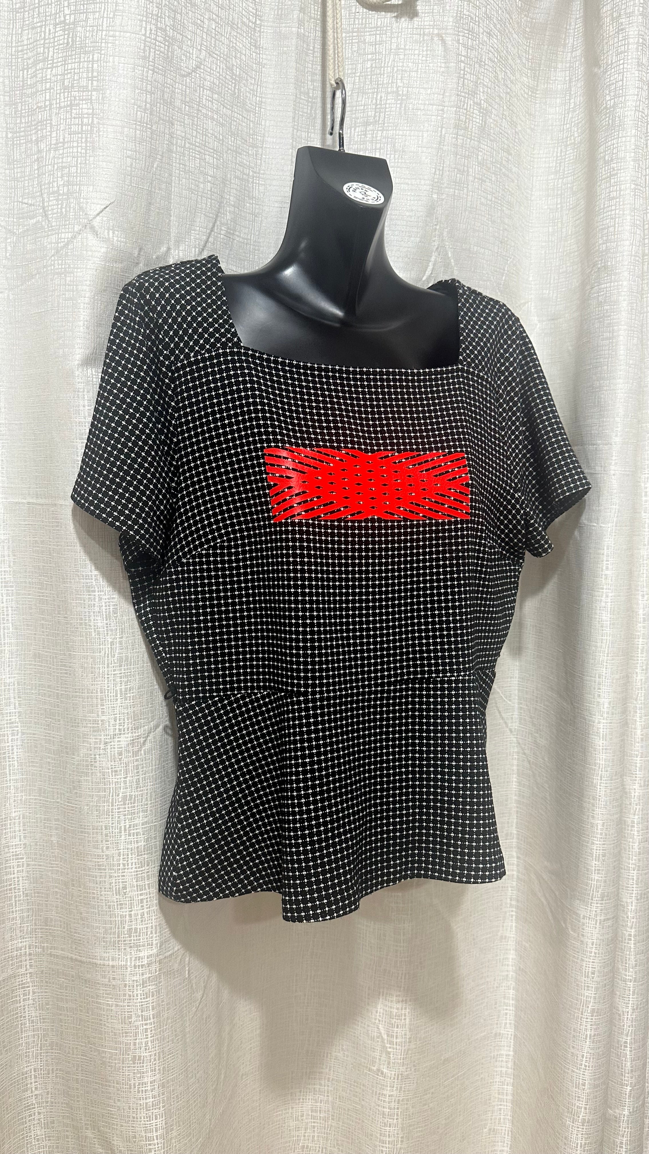 Wahine Top n Black n White x Size 16 x