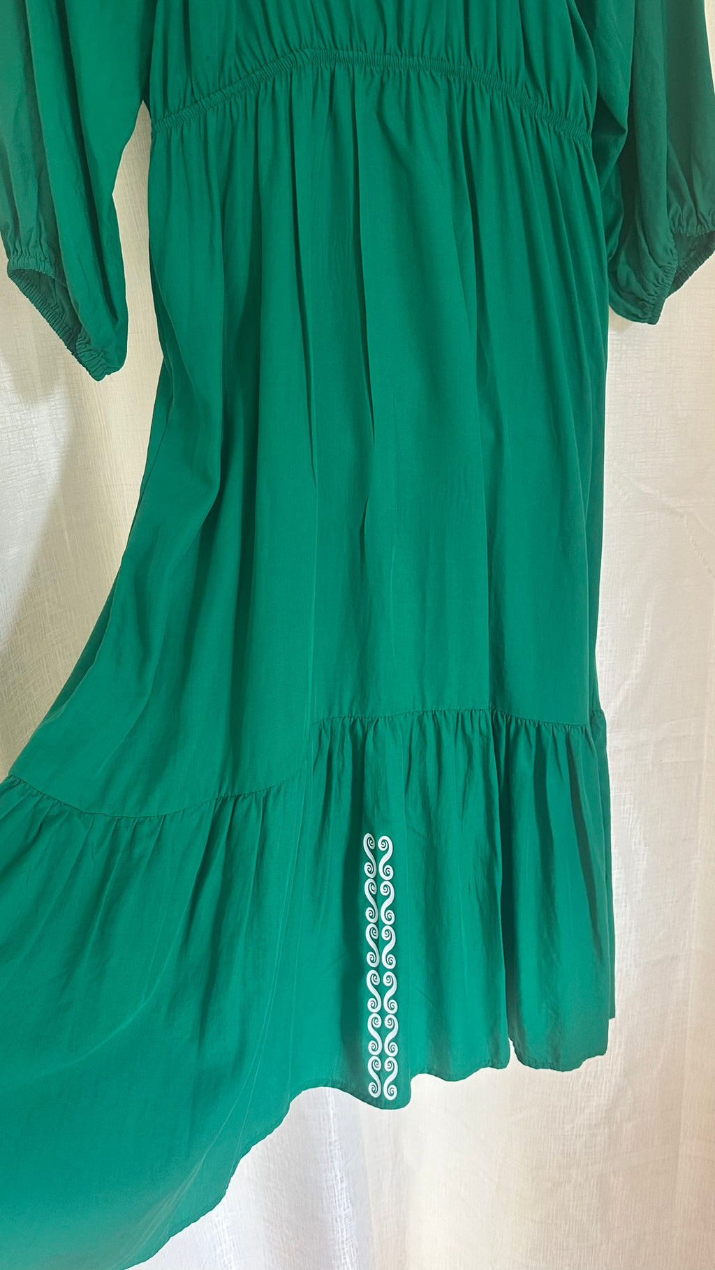 Stand out in Green Dress x Size 14 x