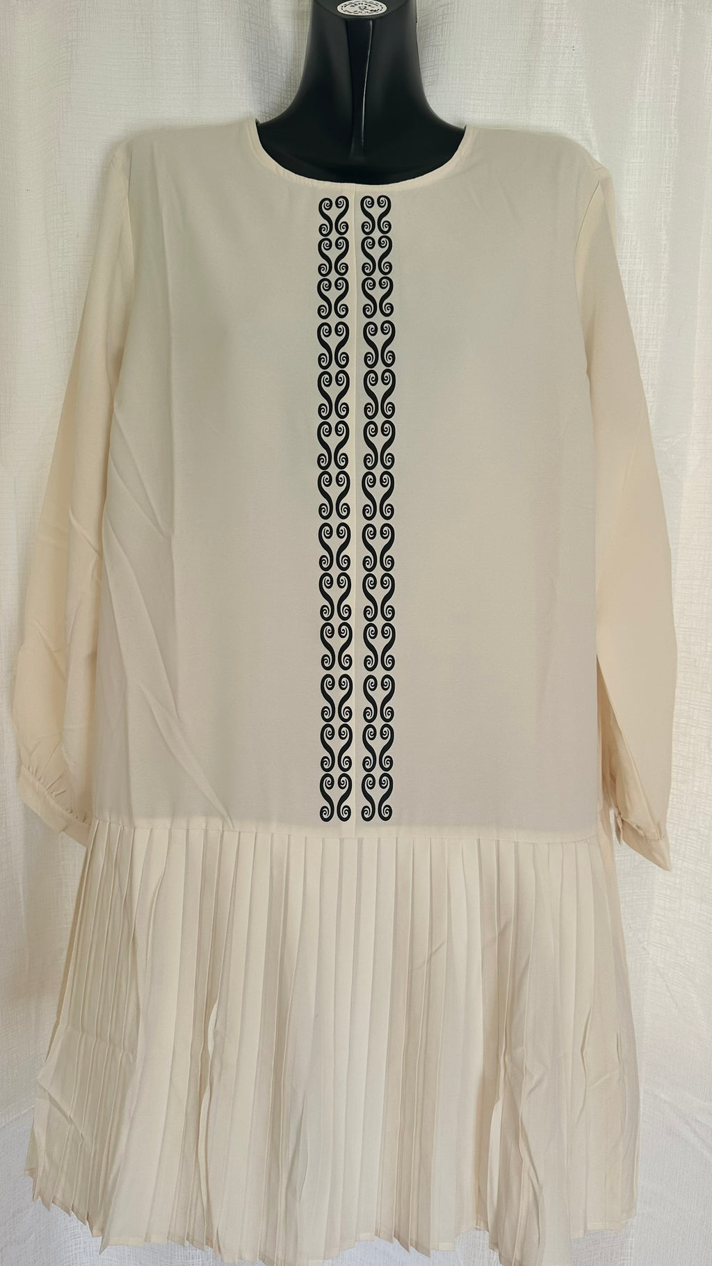 Statement Pleats Dress x Size 16 x