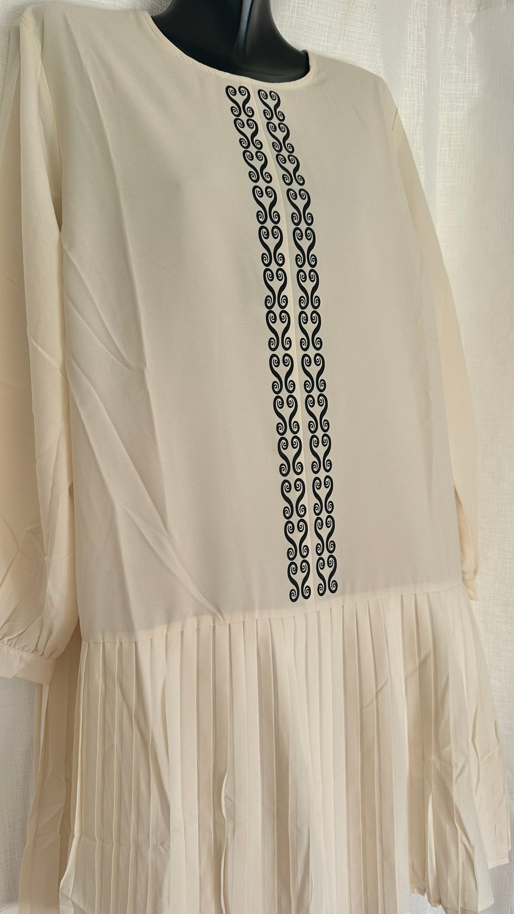 Statement Pleats Dress x Size 16 x