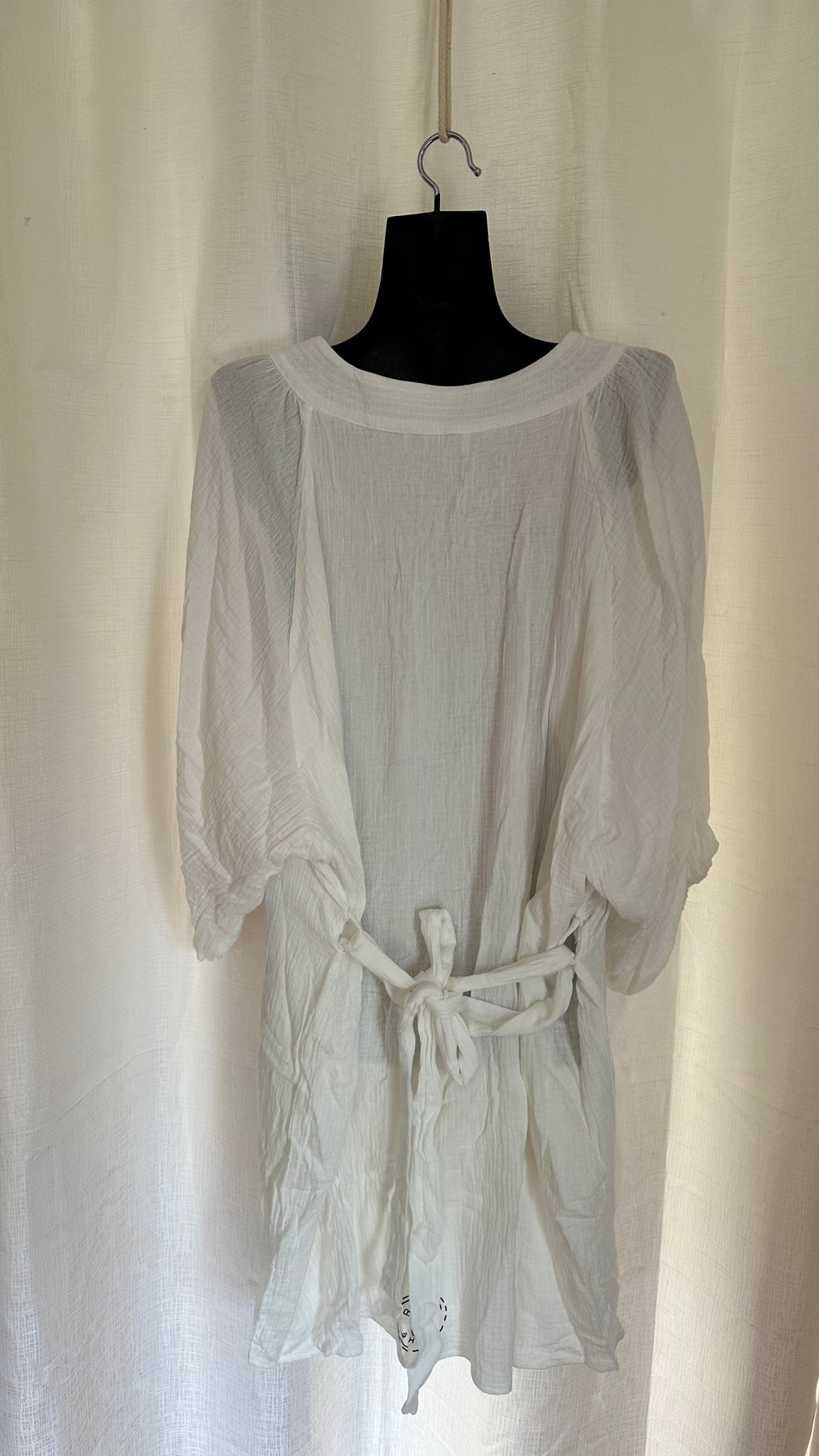 Tiers in White Dress  x Size 16 x